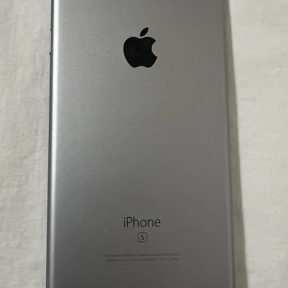 Apple iPhone 6s in Space Grey with 64GB of storage - Picture 2 of 5